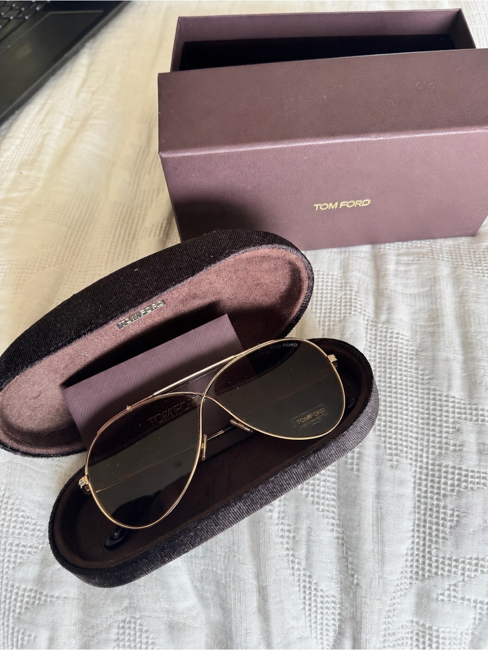 TOM FORD HOLDEN TF818 28E ROSE GOLD SUNGLASSES – NEW IN BOX